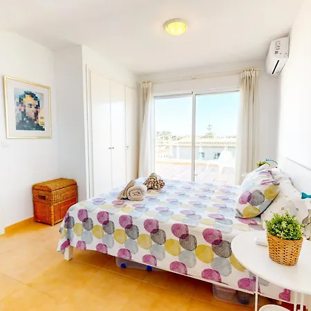 Atico Bassetes Atico En Con Gran Terraza Privada Y Piscina By Family Homes Appartement *
